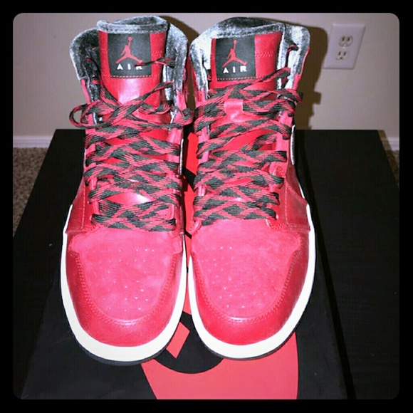 Air Jordan Retro 1 - Picture 1 of 8
